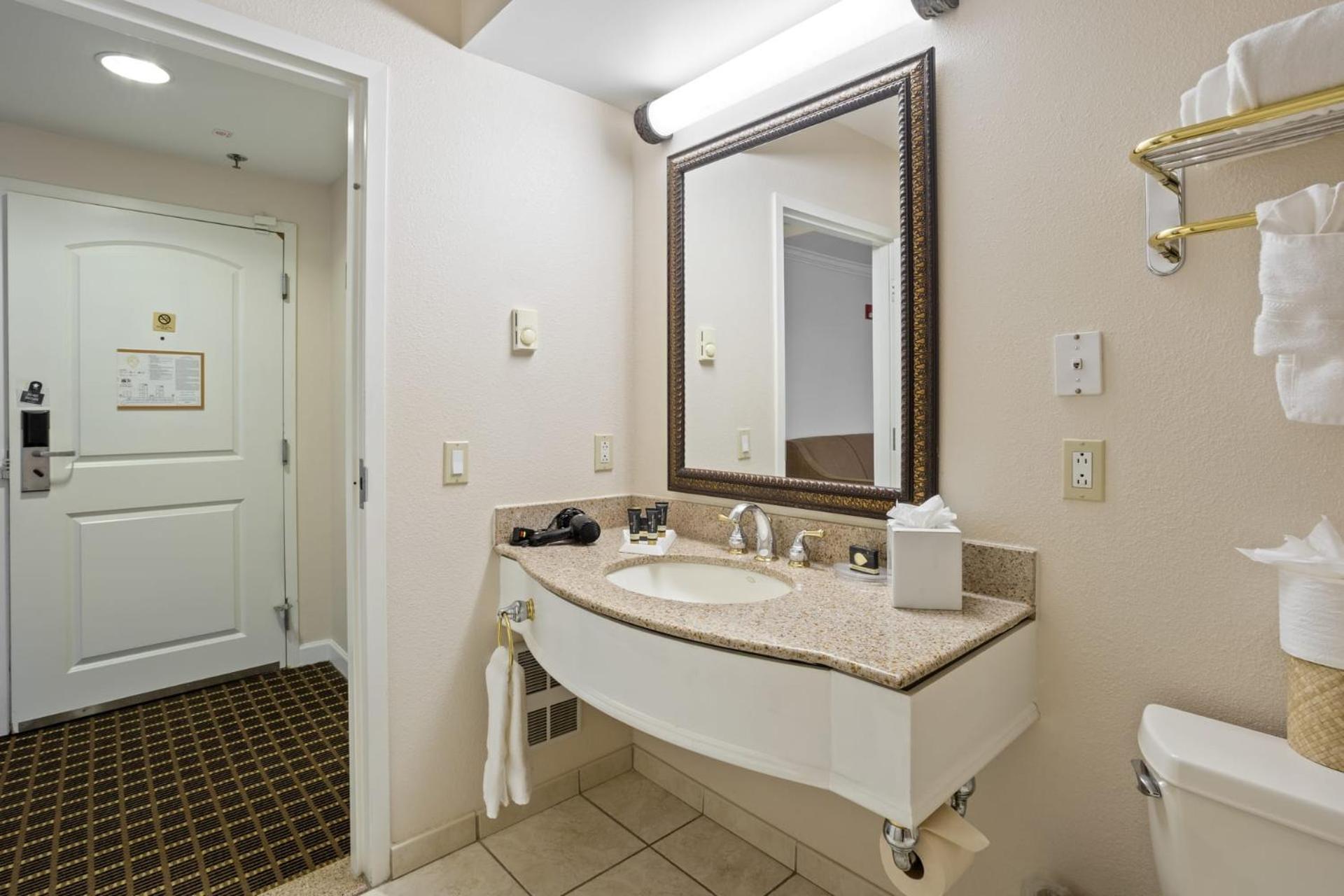 Serene Stay With Amenities & Breakfast Bar - The Wilshire Grand D West Orange Exterior photo